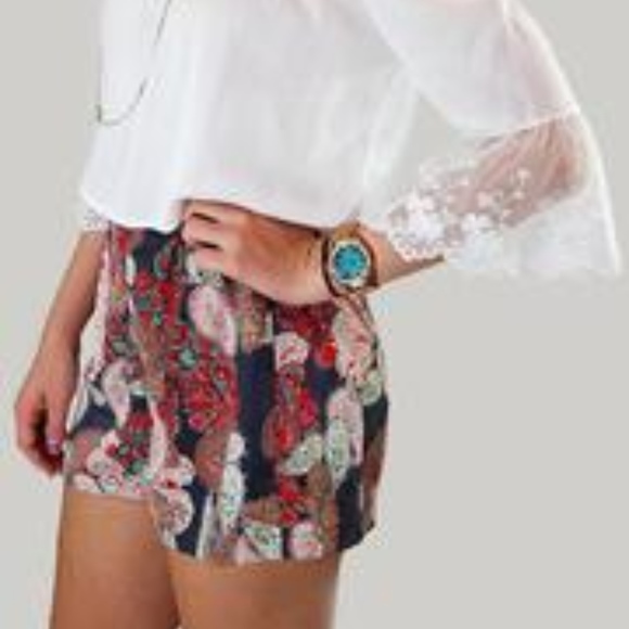 Pants - Paisley print shorts